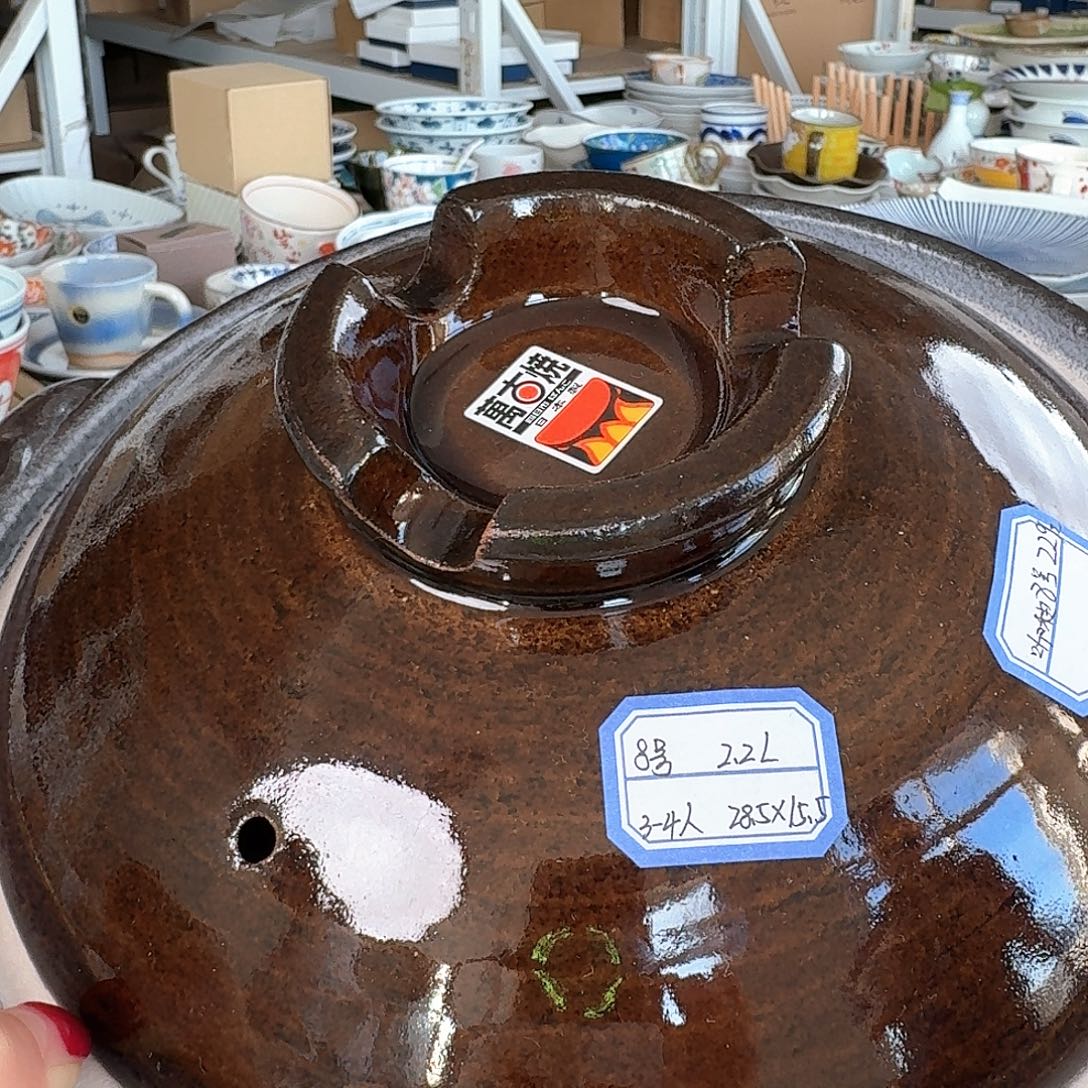 瓷片1只万谷烧8号砂锅，2.2升