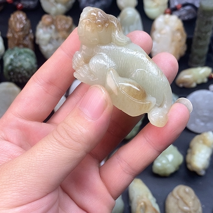 和田玉颈饰未镶嵌