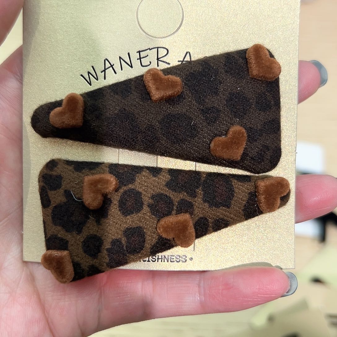 布艺非金属豹纹爱心拼色拜拜夹