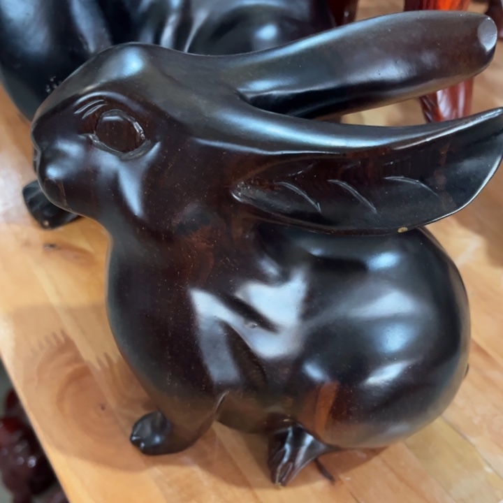 黑酸枝木类兔子摆件