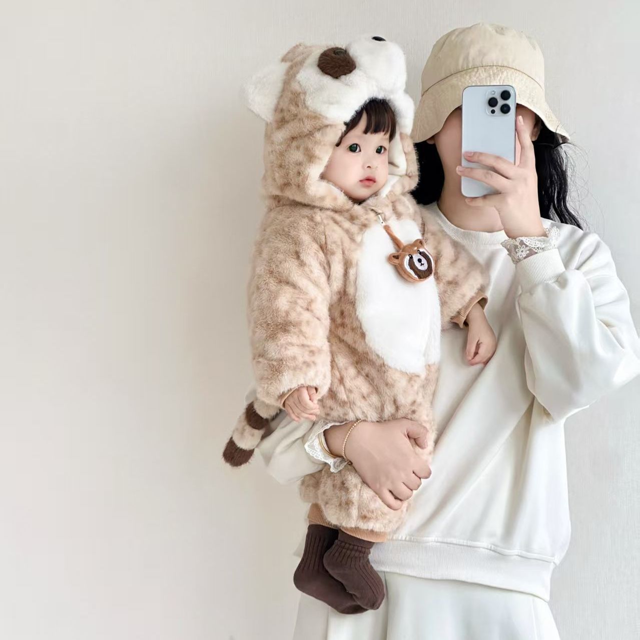 婴儿冬装加绒超萌加厚哈衣冬季衣服外出连体衣保暖宝宝可爱爬服