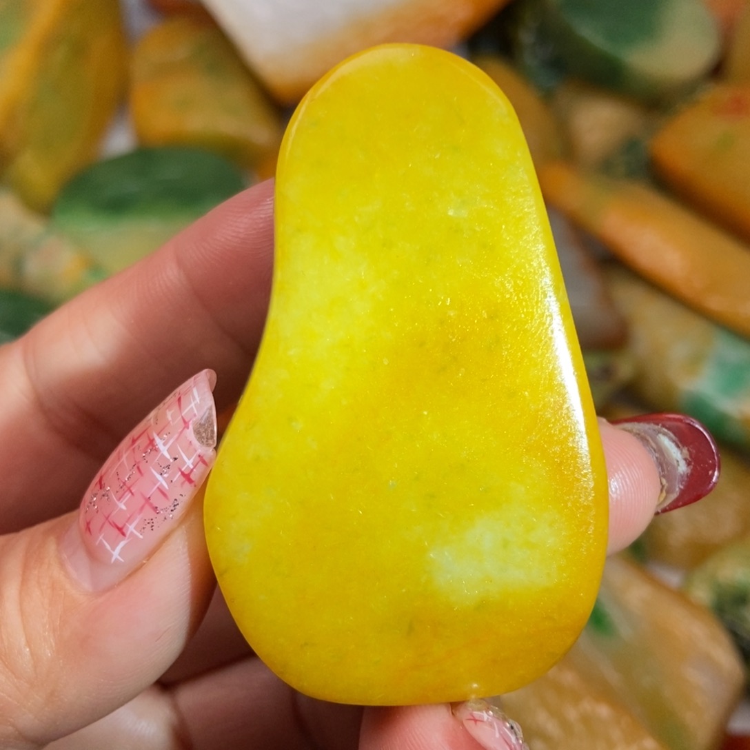 翡翠颈饰未镶嵌缅甸翡翠