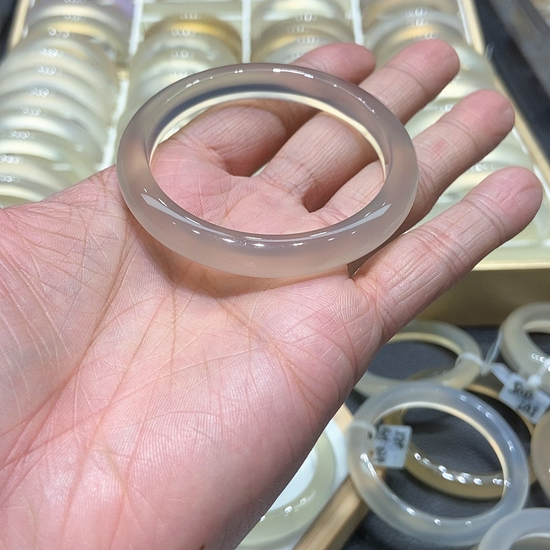 玛瑙/玉髓手镯未镶嵌018