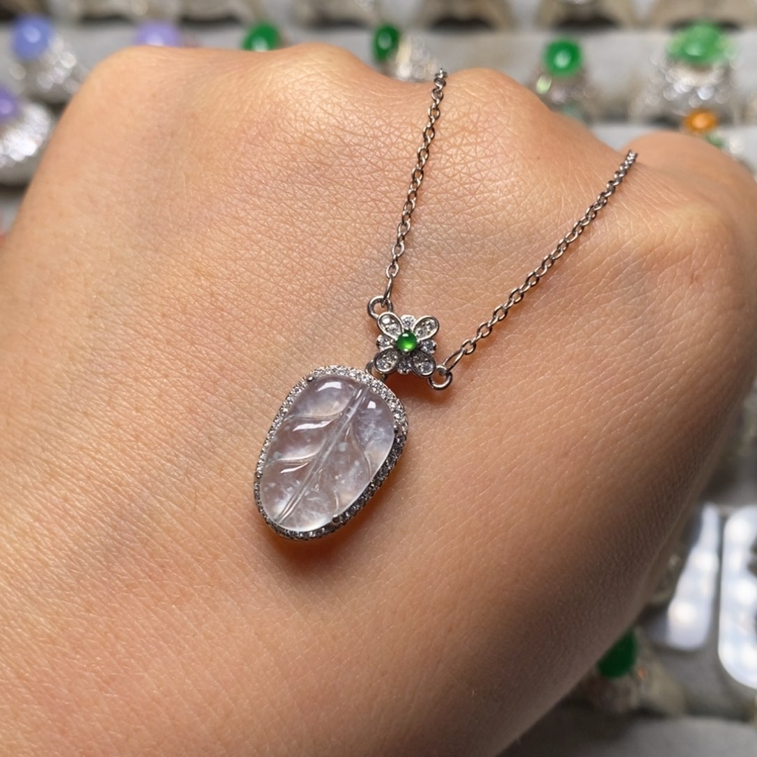 翡翠颈饰未镶嵌吊坠