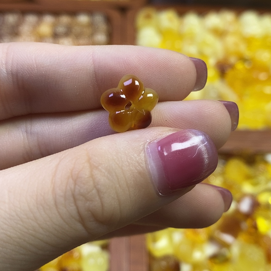 橄榄核吊坠空心花