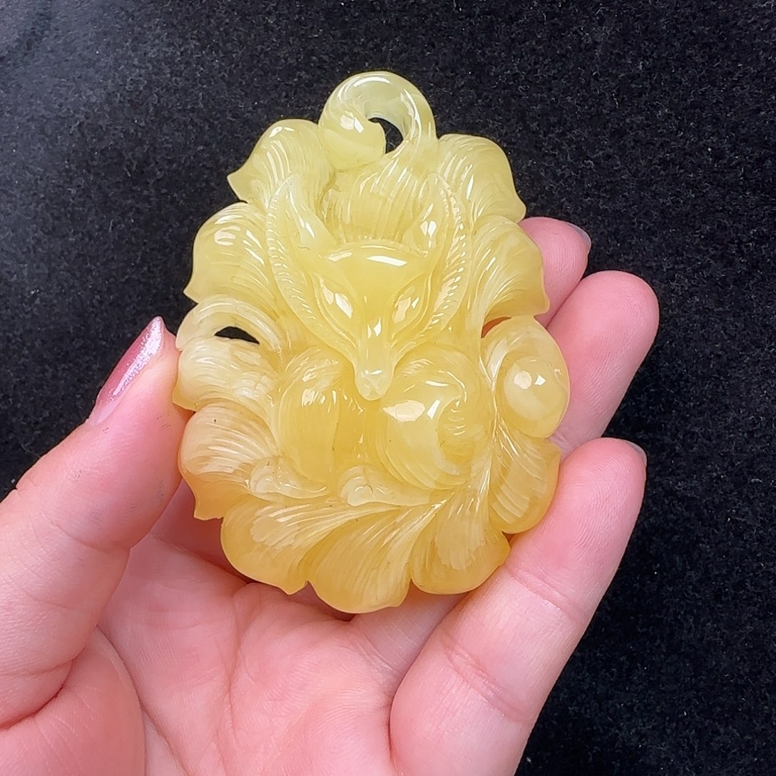 蜜蜡未镶嵌珠宝奇石