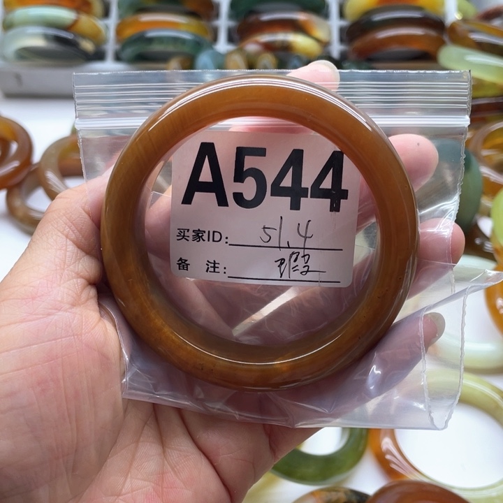 蛇纹石玉未镶嵌手镯?*?