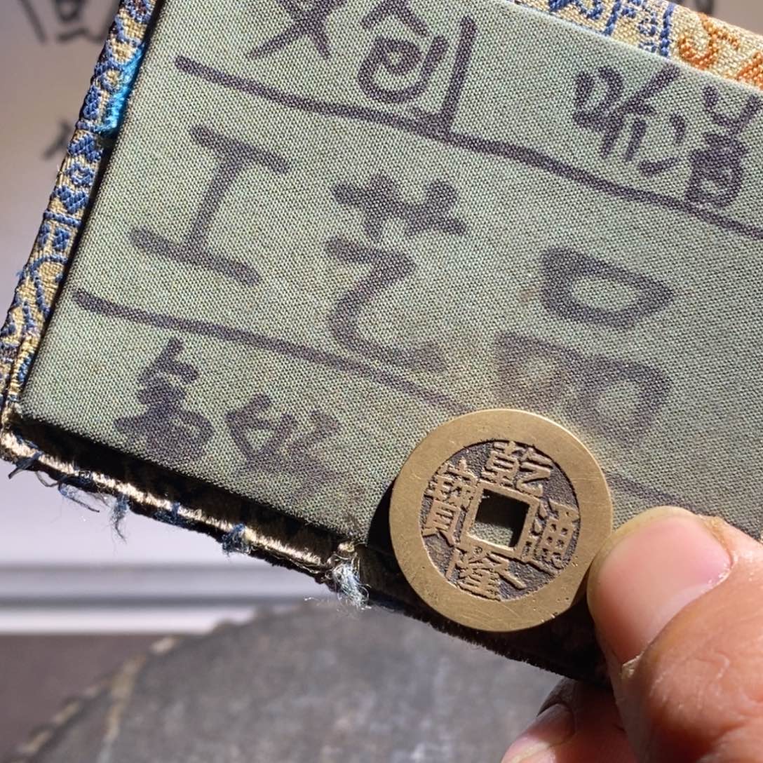 大叶紫檀（黑酸枝木类）定制版隆隆