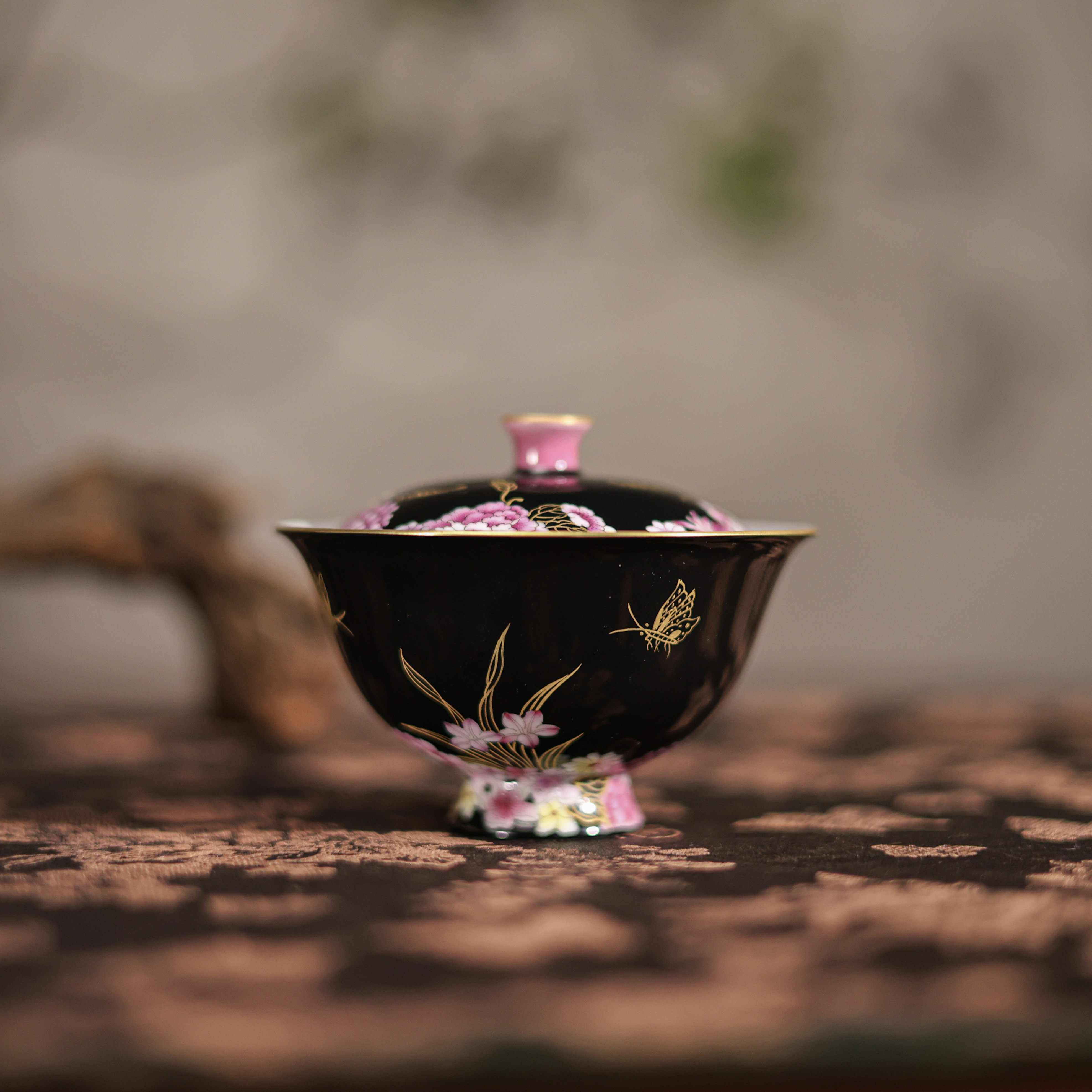 【好物】黑地繁华盖碗（合吾0132）