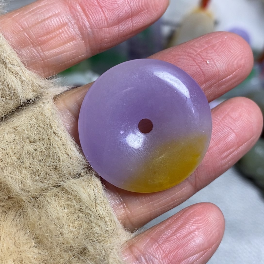 和田玉（糖玉）未镶嵌颈饰