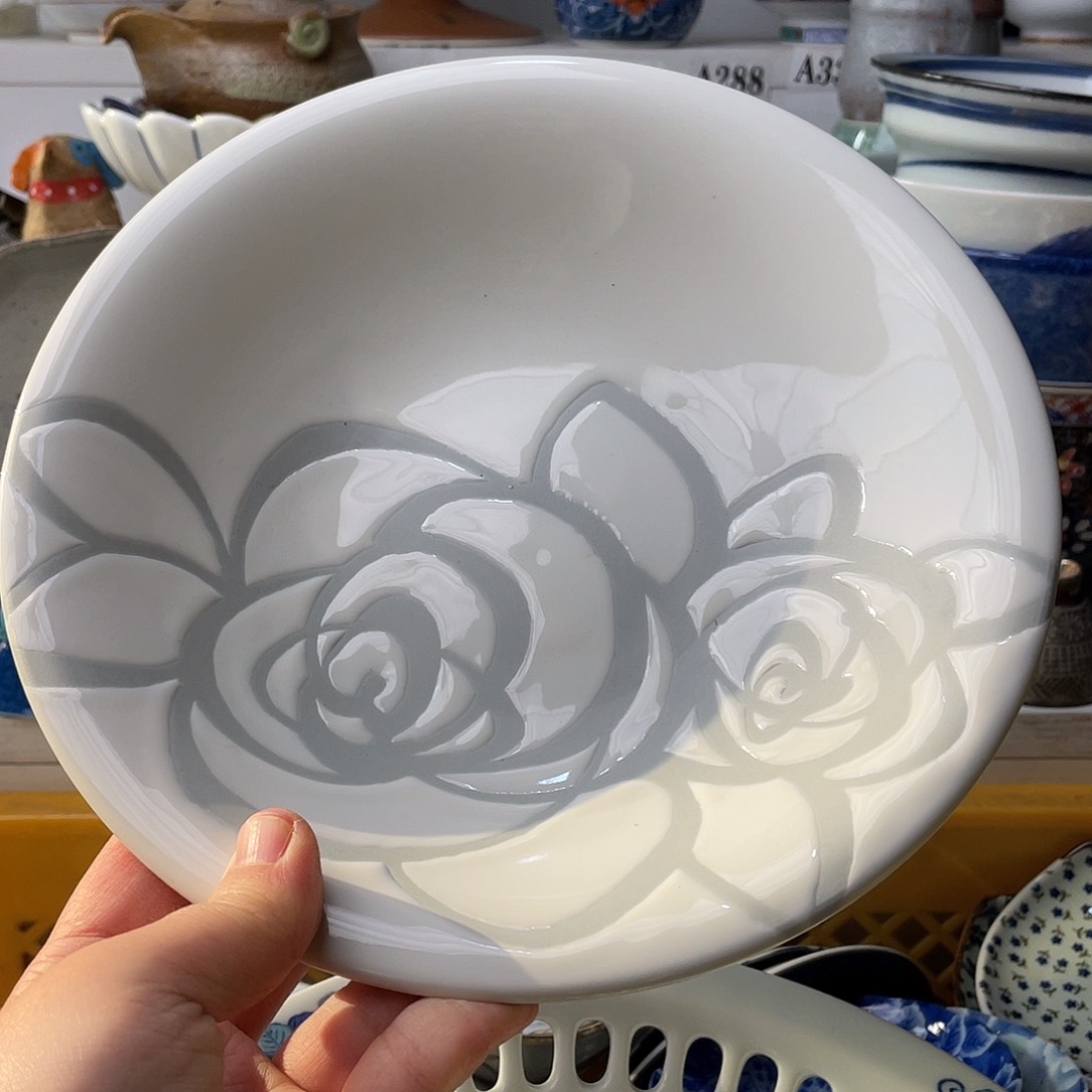 瓷片幸*哈哈哈我真的要把她打在脑