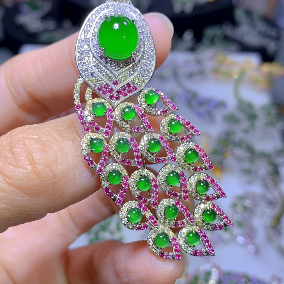 翡翠颈饰合金音**.天然翡翠