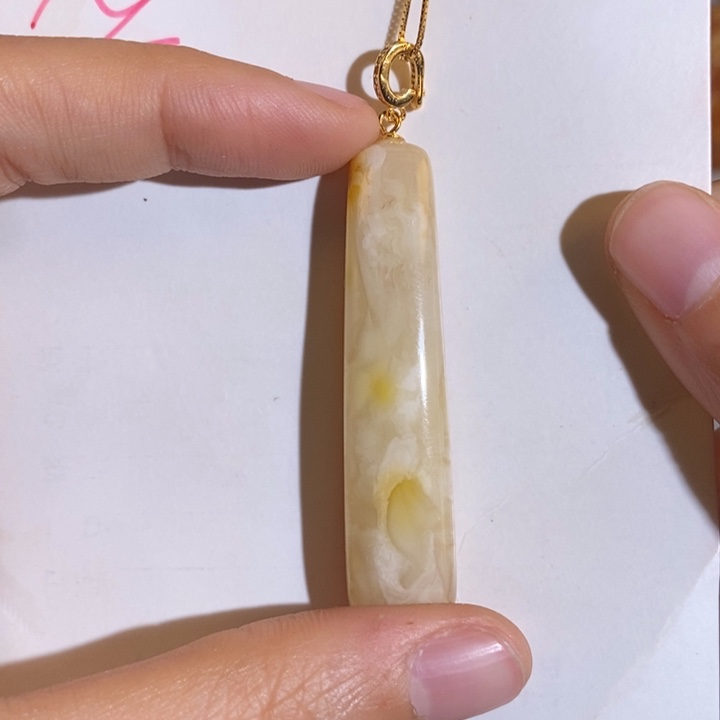 壁***施琥珀未镶嵌珠宝奇石