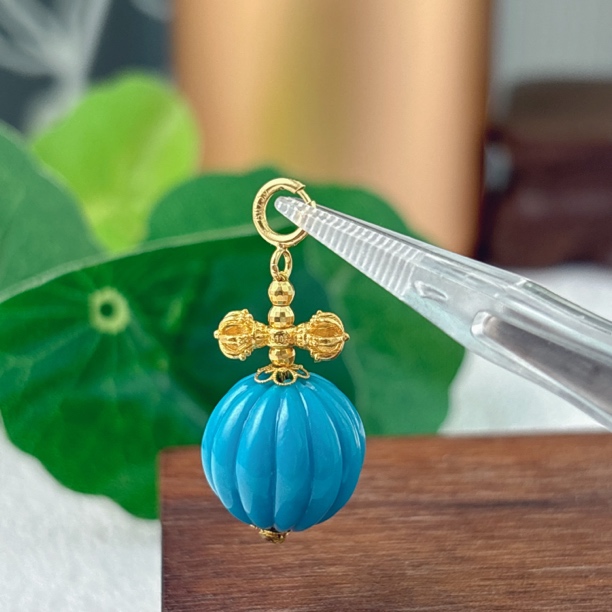 1680天然绿松石18K瓜珠吊坠，主石约12mm