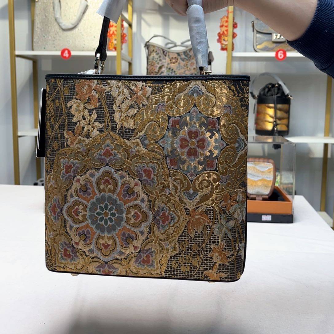 织绣直播间浮力大漏