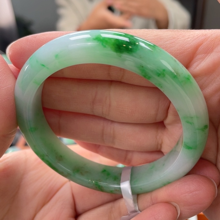 翡翠未镶嵌手镯缅甸翡翠