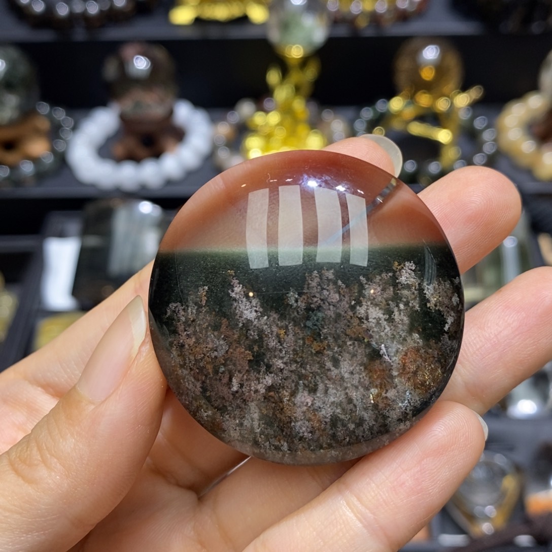 用***8未镶嵌颈饰水晶幽灵