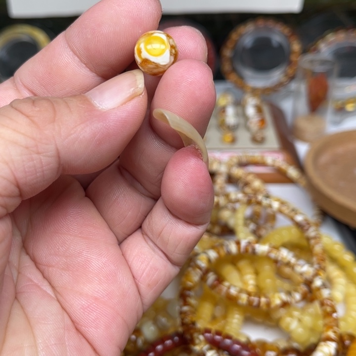 为***留琥珀未镶嵌裸石89号