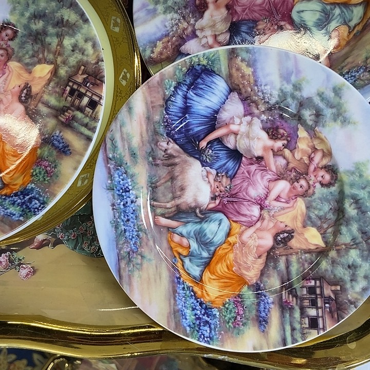 如***意瓷片瑕疵10个碟子……………………………