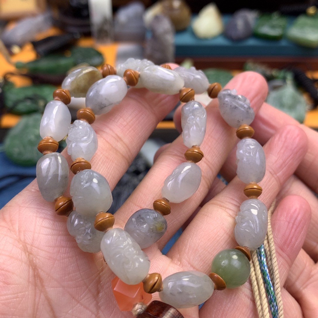 和田玉颈饰未镶嵌