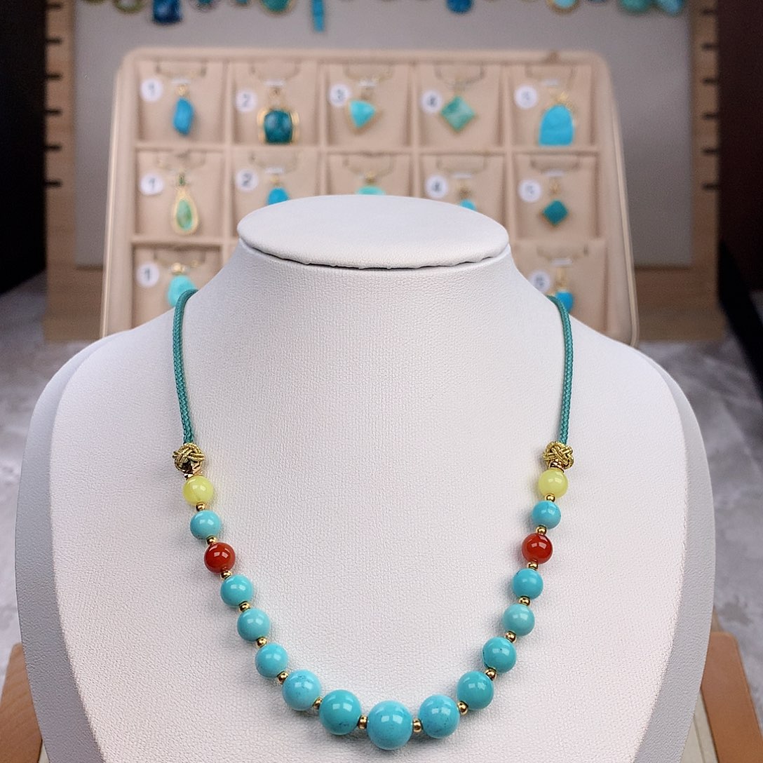 绿松石颈饰未镶嵌