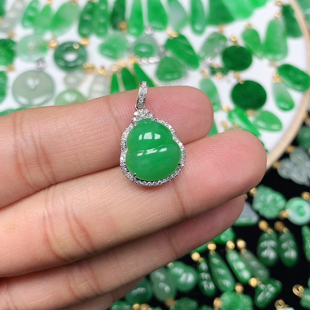 翡翠颈饰18K金镶嵌啊*?精美满阳绿饱满葫芦