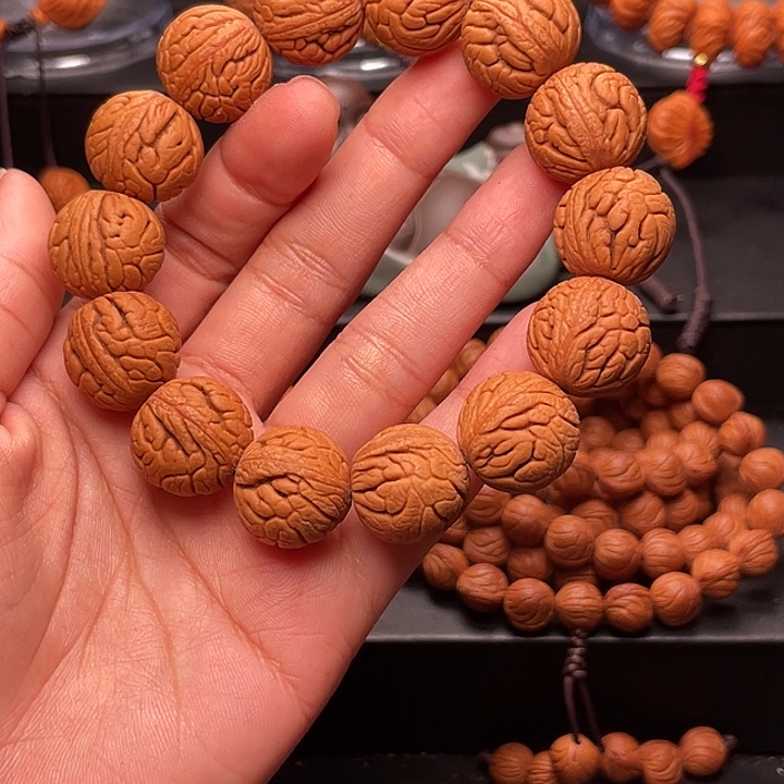 手串桃核金丝龙珠18
