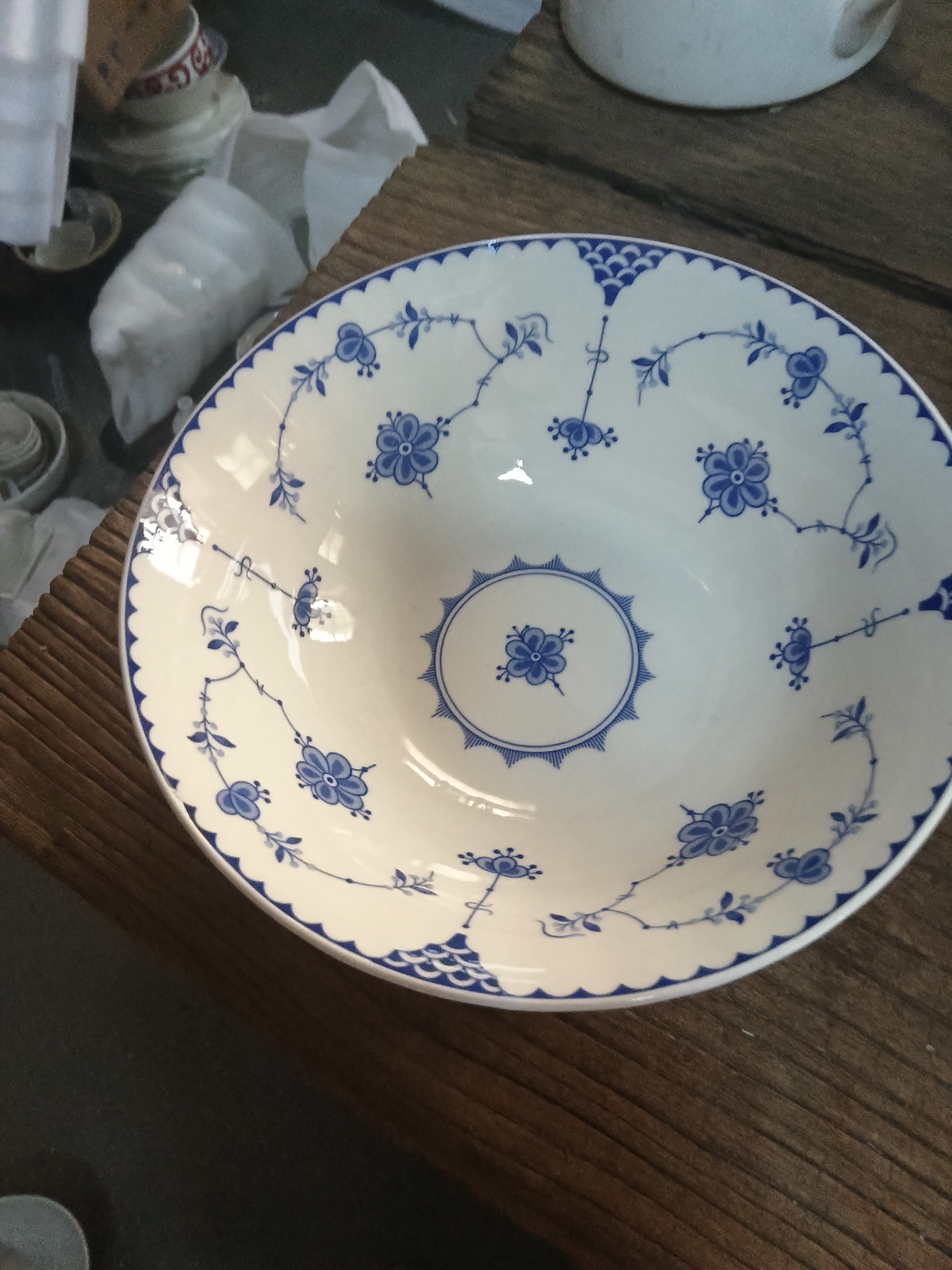 国营尾货唐草八寸碗一个微瑕疵