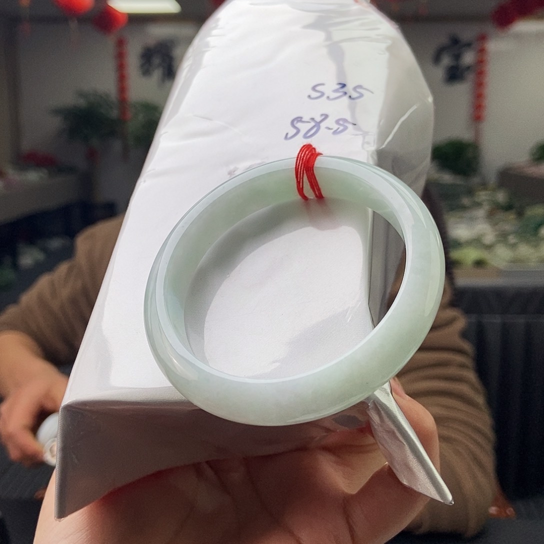 翡翠手镯未镶嵌颜色多样性发拍一发一