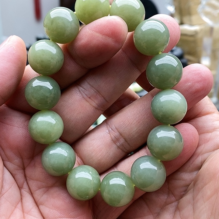 【闪购商品】未镶嵌手链和田玉16牛油果