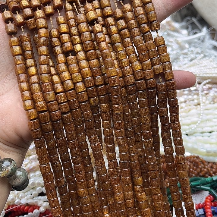 玛瑙/玉髓未镶嵌珠宝半成品一条6mm左右金柳桶珠