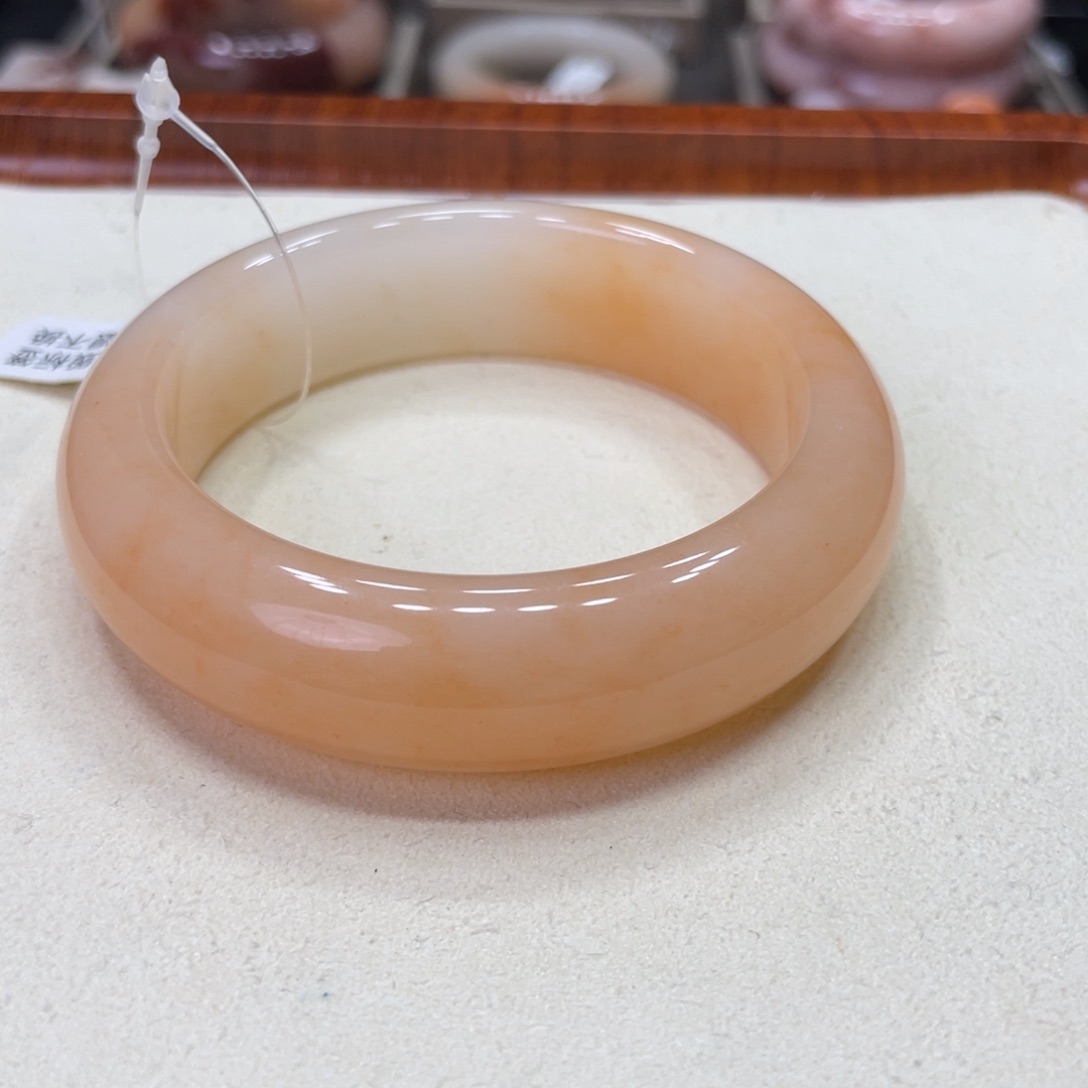 未镶嵌手镯石英岩玉