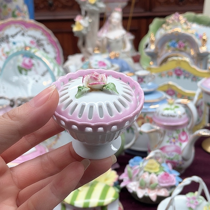 瓷片摆件，摆件，摆件，摆件。摆件，摆件