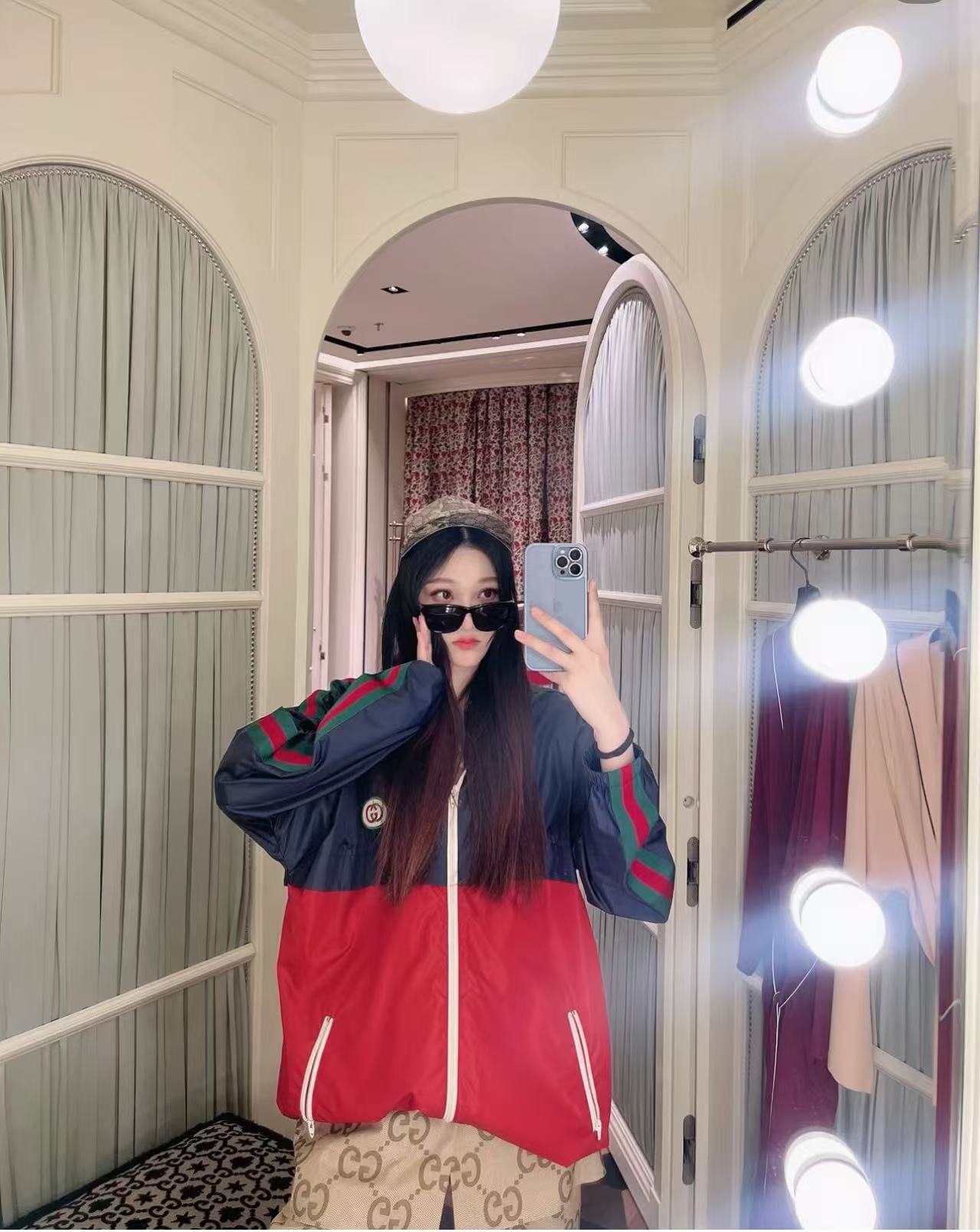 99新 GUCCI/古驰 /sm11783857 /黑红拼色冲锋衣 48码 