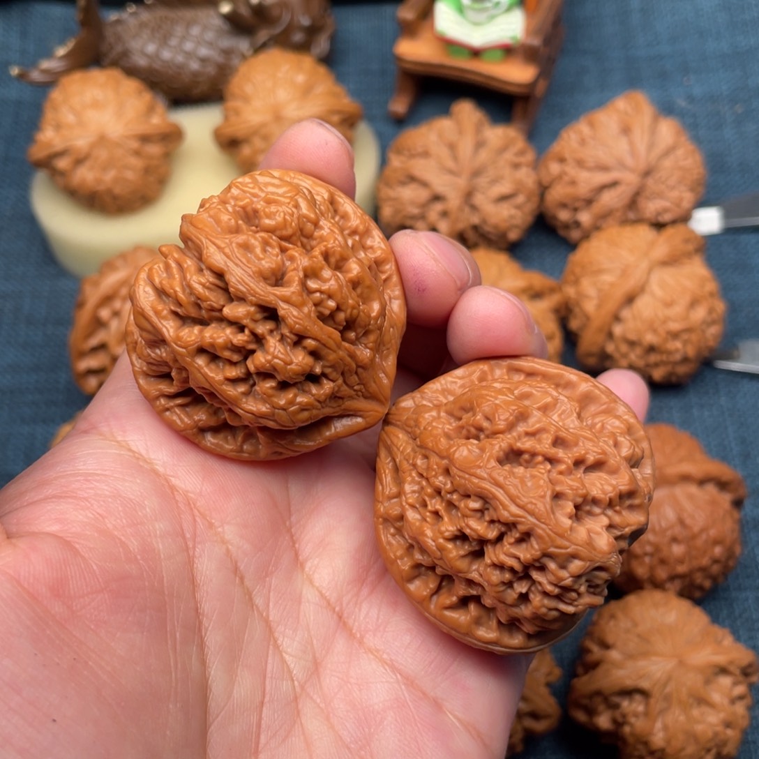 文玩核桃把件42.5毕业桃心粗筋全品红皮