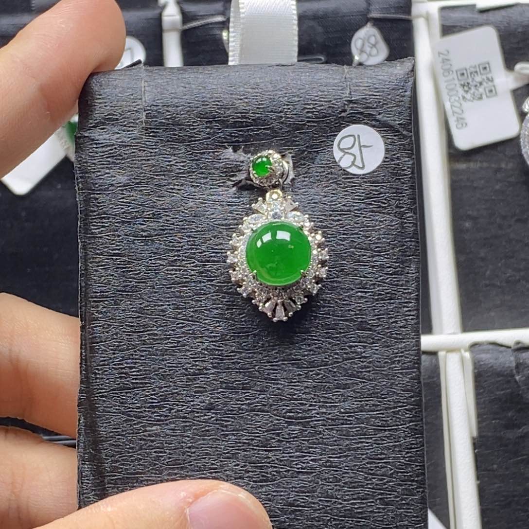 翡翠银S925镶嵌颈饰如****?