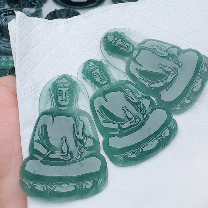 颈饰未镶嵌翡翠天然的A货翡翠多样性发其一