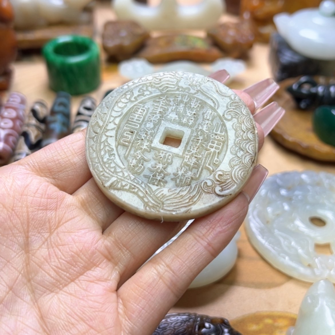 【闪购商品】蛇纹石玉颈饰未镶嵌