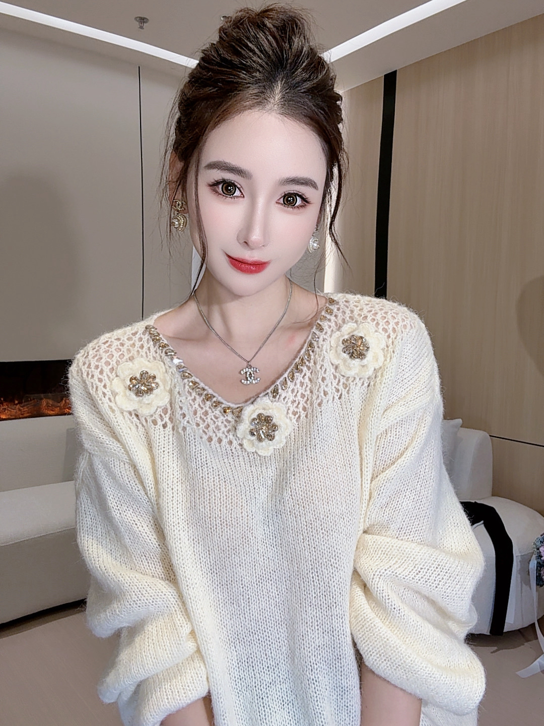 【耳畔花语】气质轻奢设计感镂空花朵毛衣