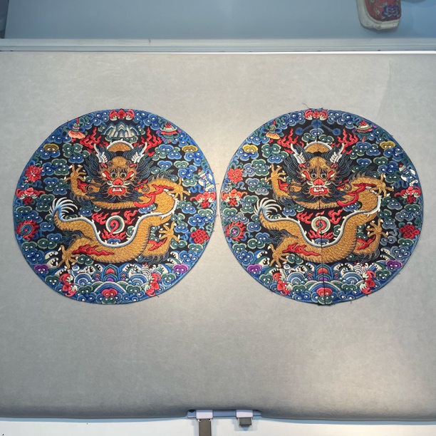 清代御用章纹盘金彩绣五爪正龙补