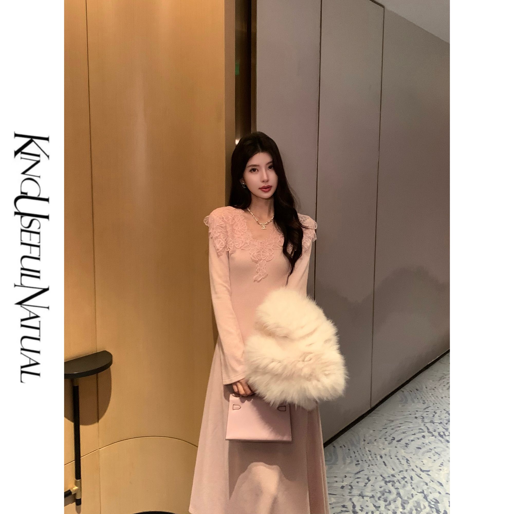 KUN【致爱丽丝】优雅分层 条纹领口细腻蕾丝显白粉紫色微收腰连衣裙