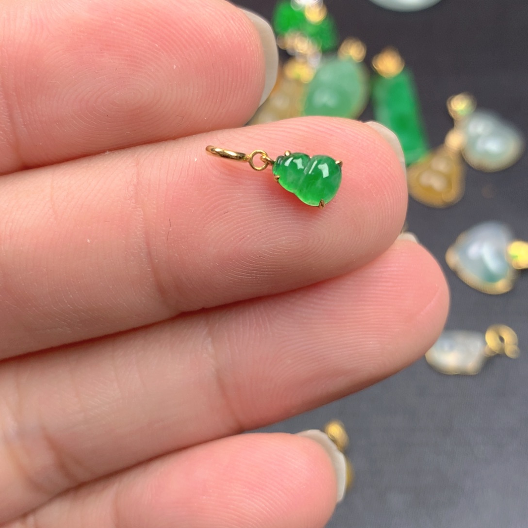 【闪购商品】颈饰18K金镶嵌翡翠翡翠