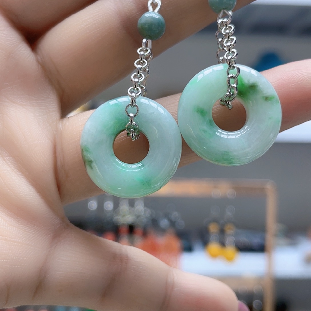 翡翠未镶嵌颈饰耳环