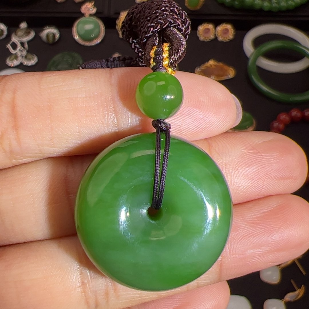 和田玉（碧玉）辣阳绿平安扣未镶嵌