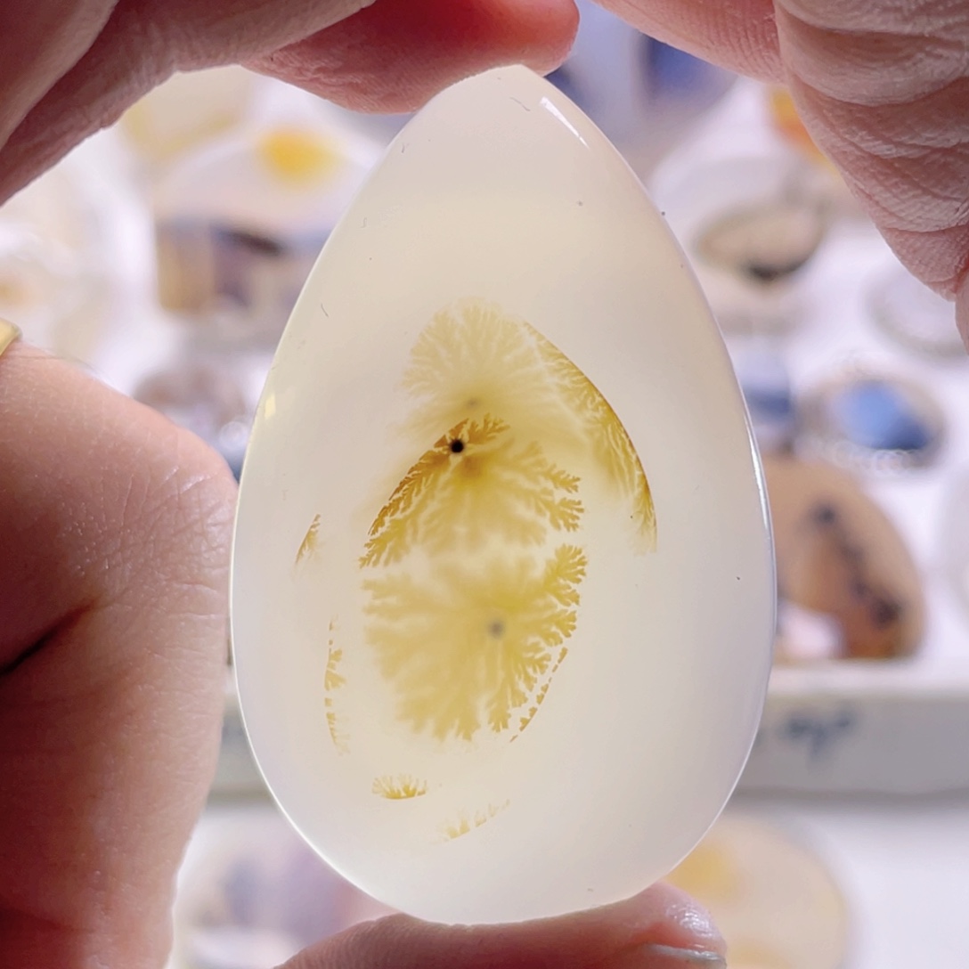 玛瑙/玉髓未镶嵌珠宝奇石