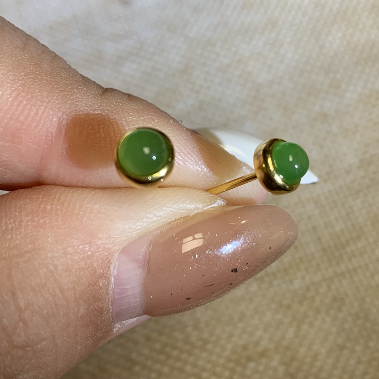 【六六和田玉】天然碧玉耳钉：A229