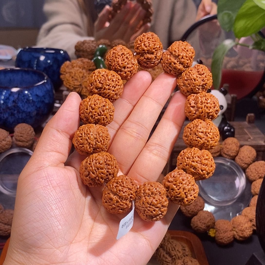 金刚菩提手串德**力安娜蜂王23mm