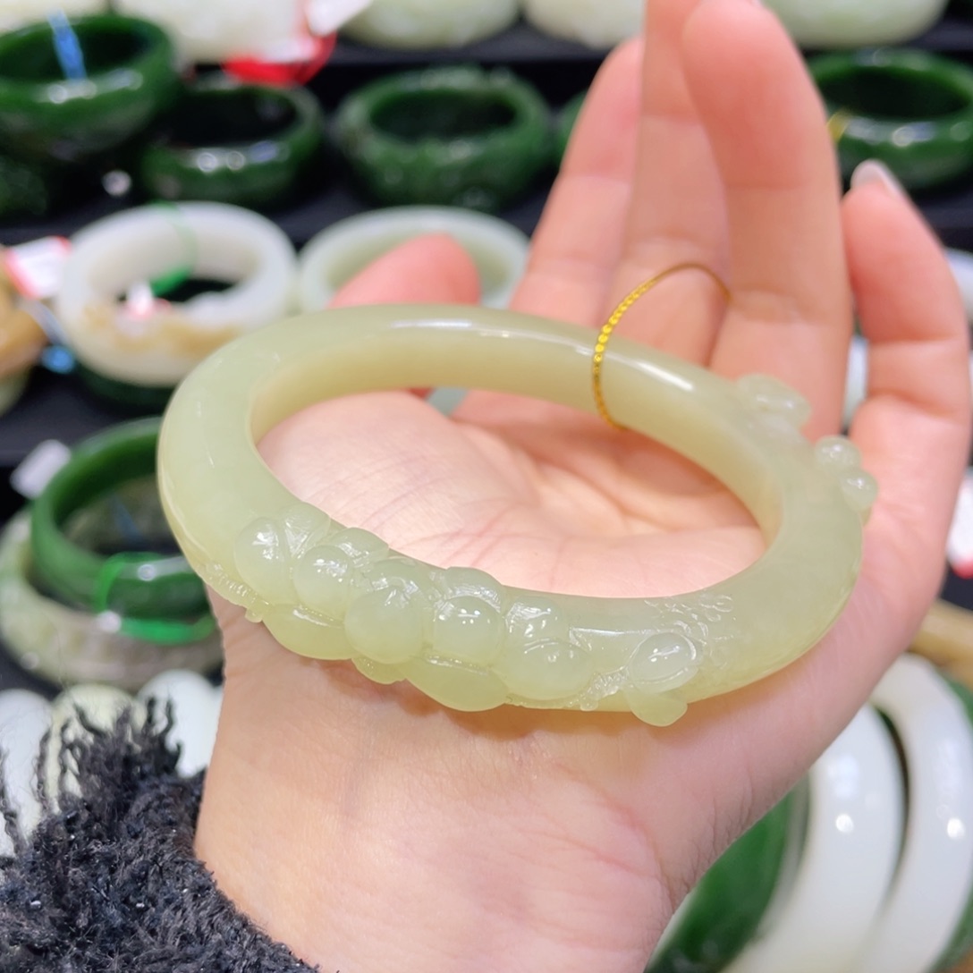 未镶嵌手镯和田玉71