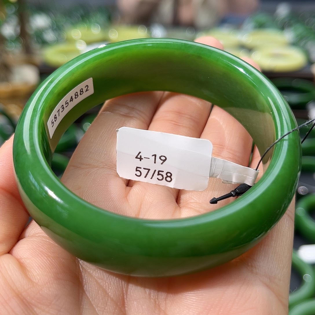 和田玉（碧玉）手镯未镶嵌