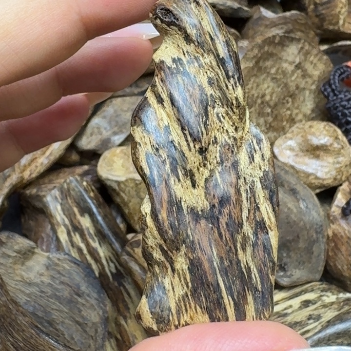 大叶紫檀（黑酸枝木类）